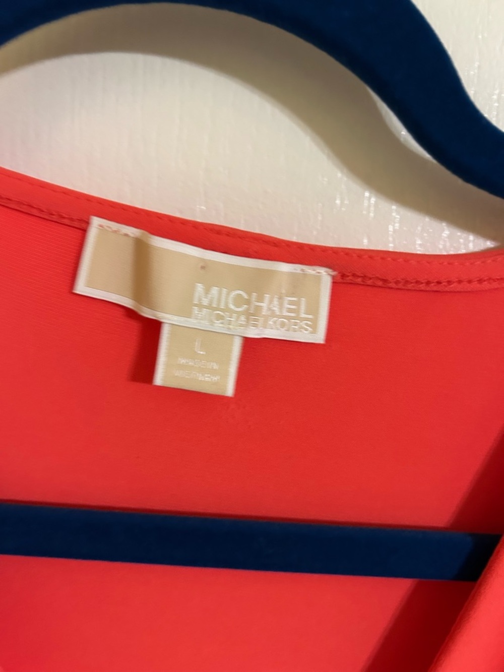 Michael Kors Coral Sleeveless V-Neck Top with Gold-Tone Tag Large - Picture 2 of 2